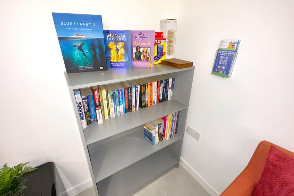 Walnut Flats-F2, 3-Bedroom With Garden & Patio - Ac, Parking, Netflix, Wifi - Close To Oxford, Bicester & Blenheim Palace Екстериор снимка