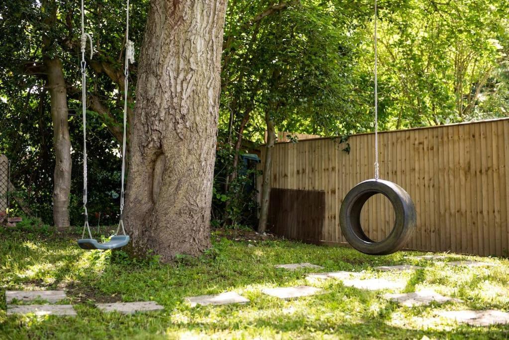 Walnut Flats-F2, 3-Bedroom With Garden & Patio - Ac, Parking, Netflix, Wifi - Close To Oxford, Bicester & Blenheim Palace Екстериор снимка