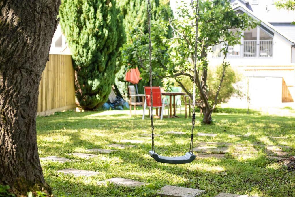Walnut Flats-F2, 3-Bedroom With Garden & Patio - Ac, Parking, Netflix, Wifi - Close To Oxford, Bicester & Blenheim Palace Екстериор снимка