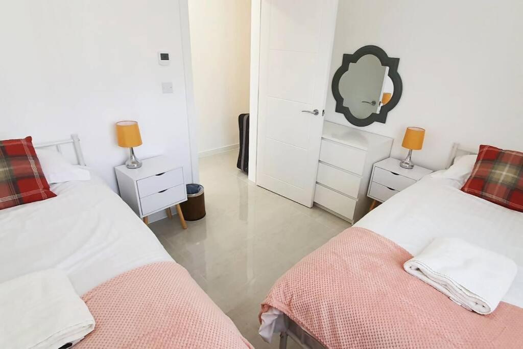 Walnut Flats-F2, 3-Bedroom With Garden & Patio - Ac, Parking, Netflix, Wifi - Close To Oxford, Bicester & Blenheim Palace Екстериор снимка