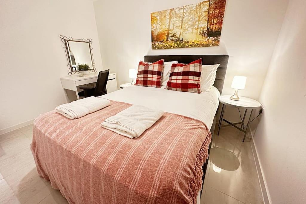 Walnut Flats-F2, 3-Bedroom With Garden & Patio - Ac, Parking, Netflix, Wifi - Close To Oxford, Bicester & Blenheim Palace Екстериор снимка